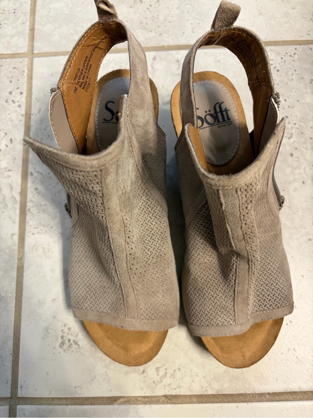✨Sofft | Suede Slingback Peep-Toe Block Heel Bootie | Sz 7 - Picture 10 of 12